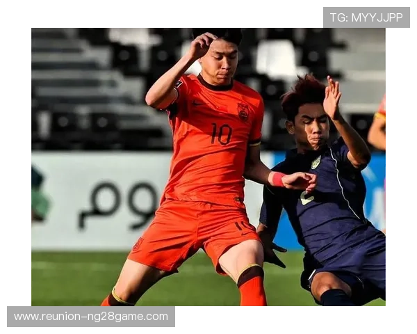 中国足球队成功逆袭迎战亚洲杯，球员表现亮眼备战决赛阶段